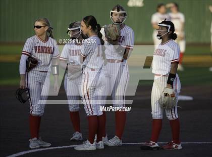 Thumbnail 3 in Van vs Gilmer photogallery.