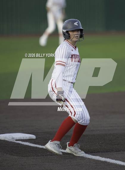 Thumbnail 2 in Van vs Gilmer photogallery.