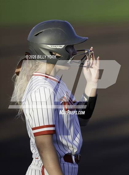 Thumbnail 2 in Van vs Gilmer photogallery.