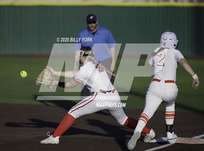 Thumbnail 3 in Van vs Gilmer photogallery.