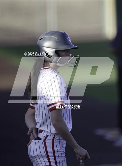 Thumbnail 3 in Van vs Gilmer photogallery.