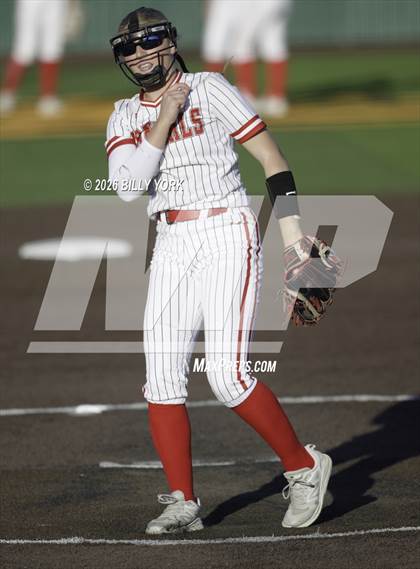 Thumbnail 3 in Van vs Gilmer photogallery.