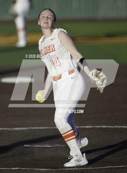 Thumbnail 3 in Van vs Gilmer photogallery.