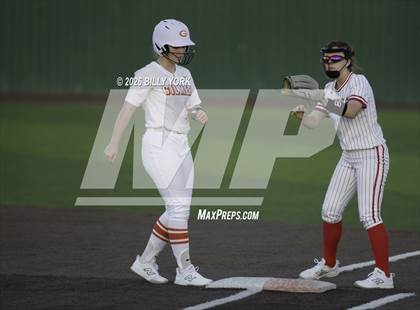 Thumbnail 3 in Van vs Gilmer photogallery.