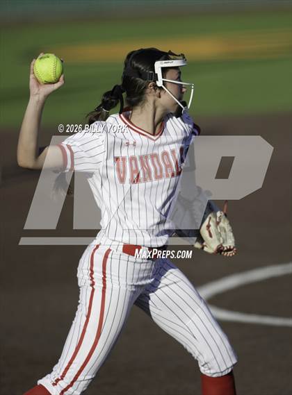 Thumbnail 2 in Van vs Gilmer photogallery.