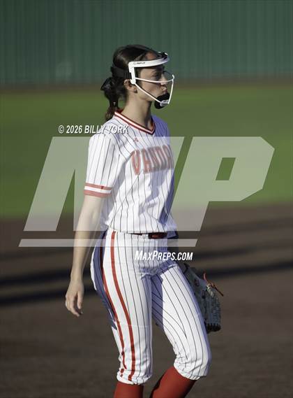 Thumbnail 3 in Van vs Gilmer photogallery.