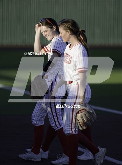 Thumbnail 2 in Van vs Gilmer photogallery.