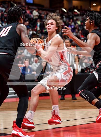 Thumbnail 2 in Etiwanda vs. Mater Dei (CIF SS DIV 1 Championship) photogallery.