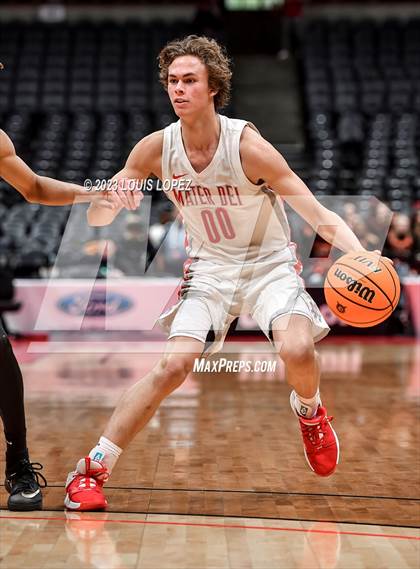 Thumbnail 3 in Etiwanda vs. Mater Dei (CIF SS DIV 1 Championship) photogallery.