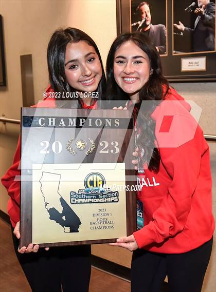 Thumbnail 2 in Etiwanda vs. Mater Dei (CIF SS DIV 1 Championship) photogallery.