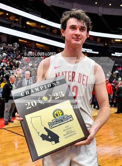 Thumbnail 2 in Etiwanda vs. Mater Dei (CIF SS DIV 1 Championship) photogallery.