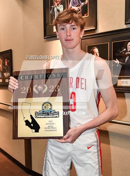 Thumbnail 2 in Etiwanda vs. Mater Dei (CIF SS DIV 1 Championship) photogallery.