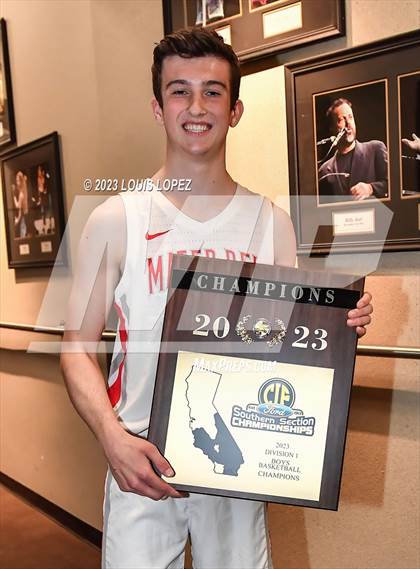 Thumbnail 3 in Etiwanda vs. Mater Dei (CIF SS DIV 1 Championship) photogallery.