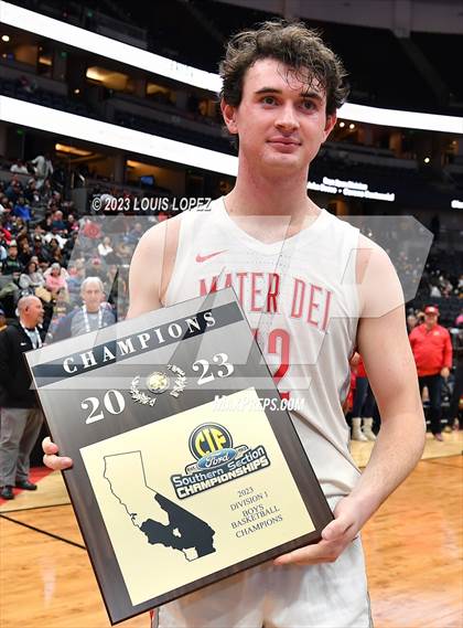 Thumbnail 1 in Etiwanda vs. Mater Dei (CIF SS DIV 1 Championship) photogallery.