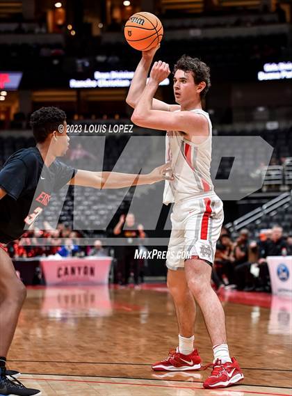 Thumbnail 1 in Etiwanda vs. Mater Dei (CIF SS DIV 1 Championship) photogallery.