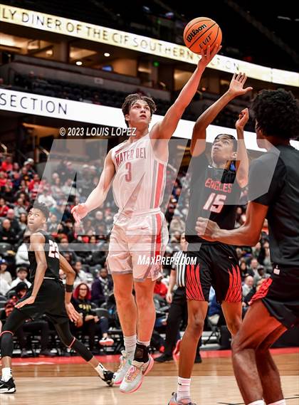 Thumbnail 2 in Etiwanda vs. Mater Dei (CIF SS DIV 1 Championship) photogallery.