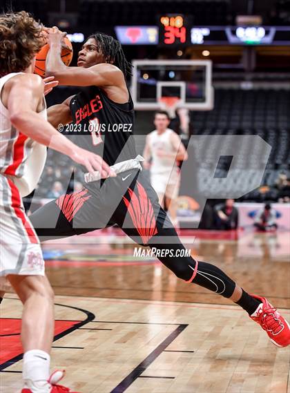 Thumbnail 1 in Etiwanda vs. Mater Dei (CIF SS DIV 1 Championship) photogallery.