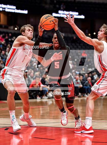 Thumbnail 1 in Etiwanda vs. Mater Dei (CIF SS DIV 1 Championship) photogallery.