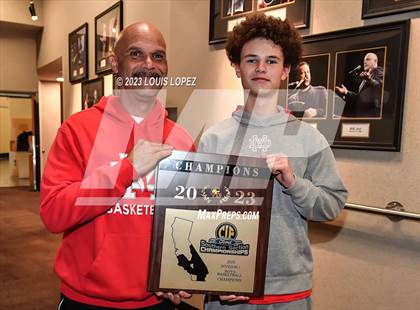 Thumbnail 1 in Etiwanda vs. Mater Dei (CIF SS DIV 1 Championship) photogallery.