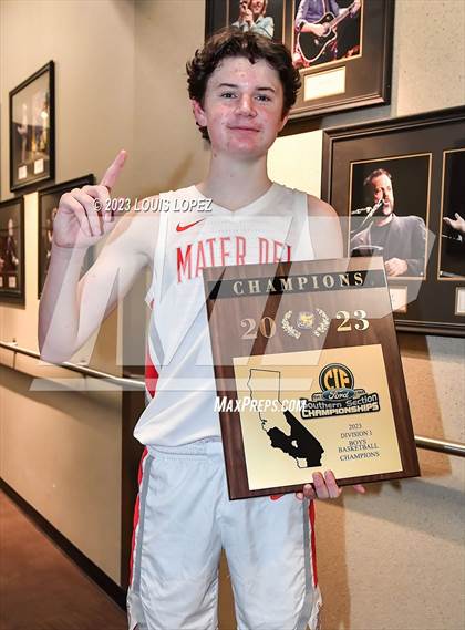 Thumbnail 2 in Etiwanda vs. Mater Dei (CIF SS DIV 1 Championship) photogallery.