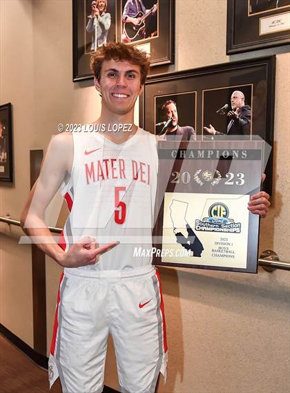 Thumbnail 3 in Etiwanda vs. Mater Dei (CIF SS DIV 1 Championship) photogallery.