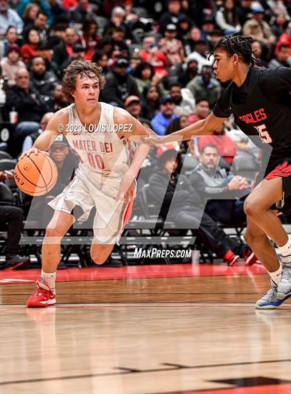 Thumbnail 2 in Etiwanda vs. Mater Dei (CIF SS DIV 1 Championship) photogallery.
