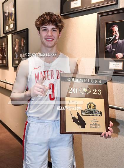 Thumbnail 1 in Etiwanda vs. Mater Dei (CIF SS DIV 1 Championship) photogallery.