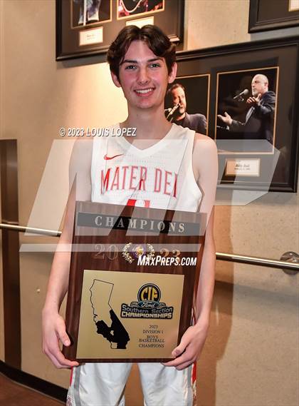 Thumbnail 1 in Etiwanda vs. Mater Dei (CIF SS DIV 1 Championship) photogallery.