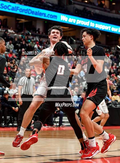 Thumbnail 1 in Etiwanda vs. Mater Dei (CIF SS DIV 1 Championship) photogallery.
