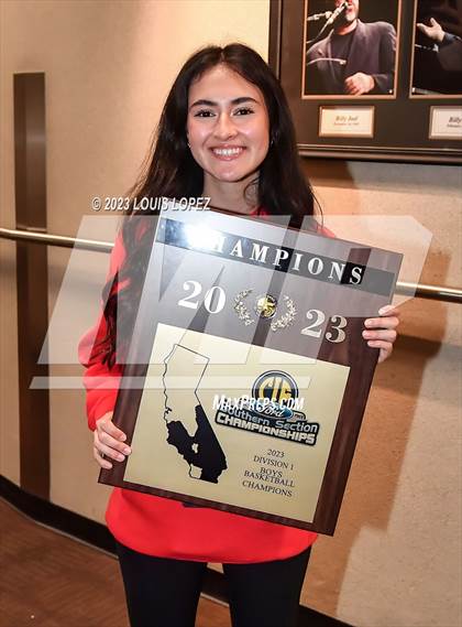 Thumbnail 2 in Etiwanda vs. Mater Dei (CIF SS DIV 1 Championship) photogallery.