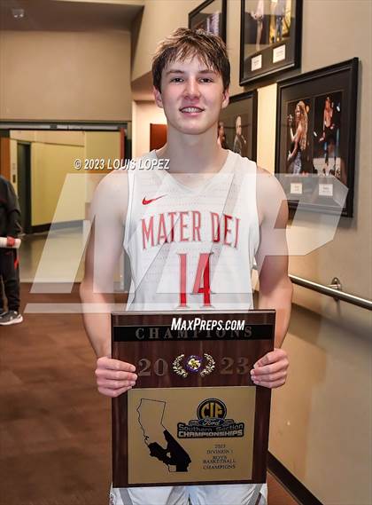 Thumbnail 2 in Etiwanda vs. Mater Dei (CIF SS DIV 1 Championship) photogallery.