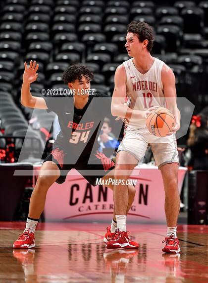 Thumbnail 3 in Etiwanda vs. Mater Dei (CIF SS DIV 1 Championship) photogallery.