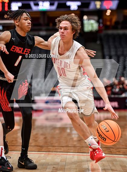 Thumbnail 2 in Etiwanda vs. Mater Dei (CIF SS DIV 1 Championship) photogallery.