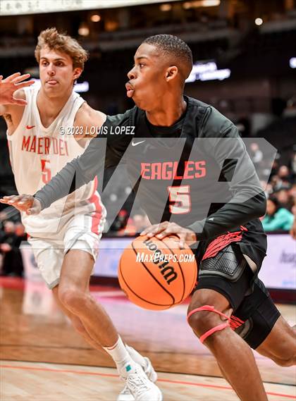 Thumbnail 1 in Etiwanda vs. Mater Dei (CIF SS DIV 1 Championship) photogallery.