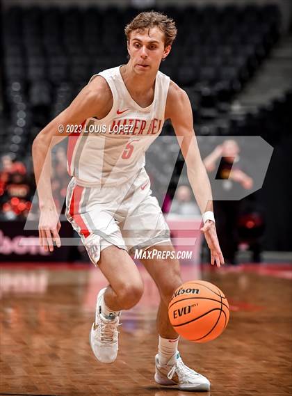 Thumbnail 2 in Etiwanda vs. Mater Dei (CIF SS DIV 1 Championship) photogallery.