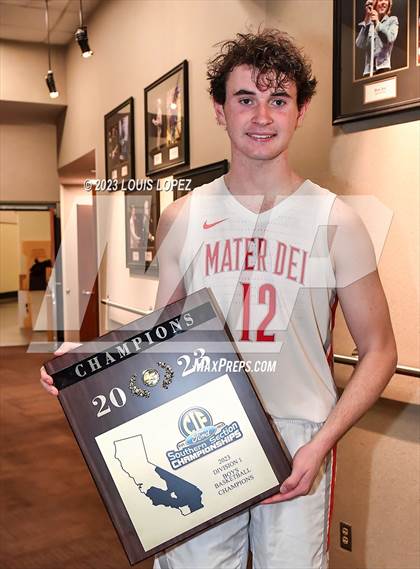 Thumbnail 2 in Etiwanda vs. Mater Dei (CIF SS DIV 1 Championship) photogallery.