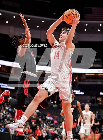 Thumbnail 1 in Etiwanda vs. Mater Dei (CIF SS DIV 1 Championship) photogallery.