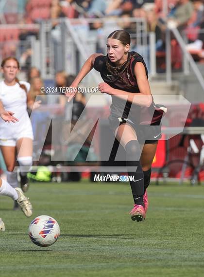 Thumbnail 3 in Lone Peak vs. Davis (UHSAA 6A Final) photogallery.