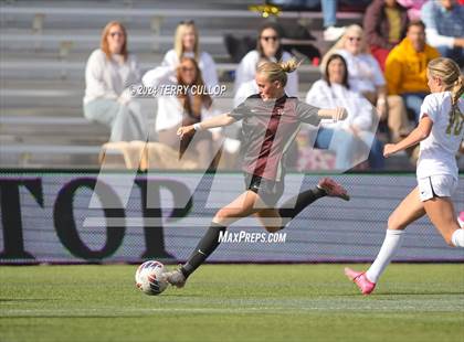 Thumbnail 3 in Lone Peak vs. Davis (UHSAA 6A Final) photogallery.