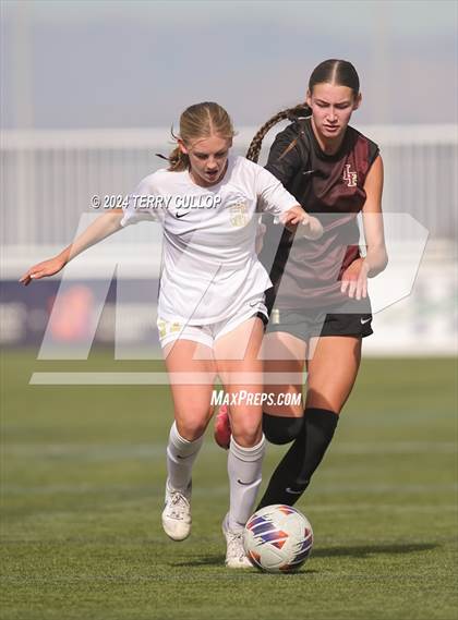 Thumbnail 3 in Lone Peak vs. Davis (UHSAA 6A Final) photogallery.
