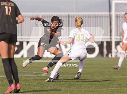 Thumbnail 3 in Lone Peak vs. Davis (UHSAA 6A Final) photogallery.