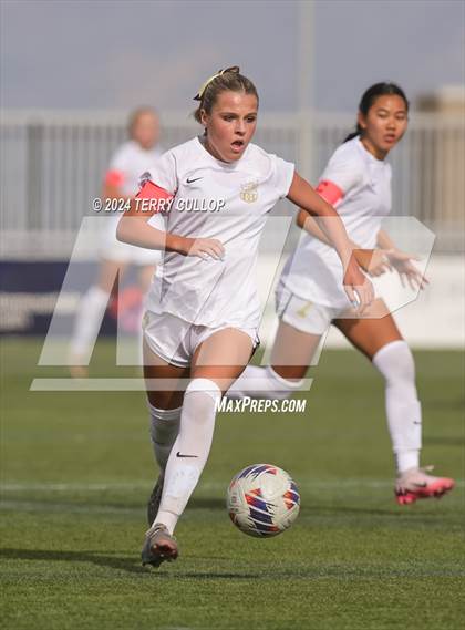 Thumbnail 3 in Lone Peak vs. Davis (UHSAA 6A Final) photogallery.