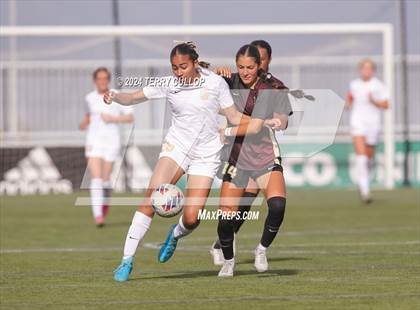 Thumbnail 3 in Lone Peak vs. Davis (UHSAA 6A Final) photogallery.