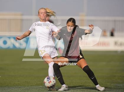 Thumbnail 3 in Lone Peak vs. Davis (UHSAA 6A Final) photogallery.