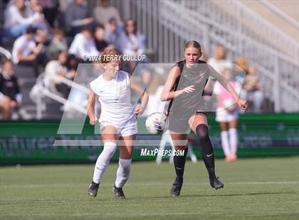 Thumbnail 3 in Lone Peak vs. Davis (UHSAA 6A Final) photogallery.
