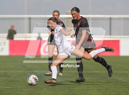 Thumbnail 3 in Lone Peak vs. Davis (UHSAA 6A Final) photogallery.