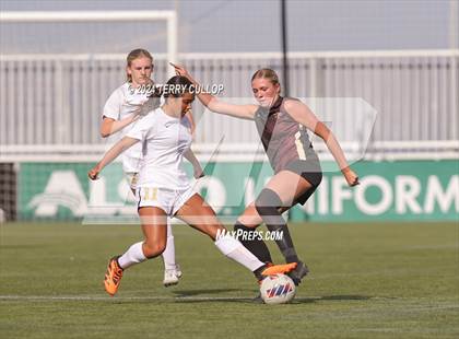 Thumbnail 3 in Lone Peak vs. Davis (UHSAA 6A Final) photogallery.