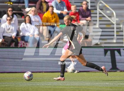 Thumbnail 3 in Lone Peak vs. Davis (UHSAA 6A Final) photogallery.