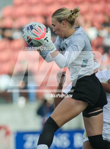 Thumbnail 2 in Lone Peak vs. Davis (UHSAA 6A Final) photogallery.