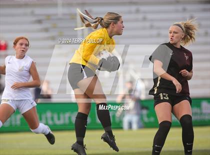 Thumbnail 3 in Lone Peak vs. Davis (UHSAA 6A Final) photogallery.